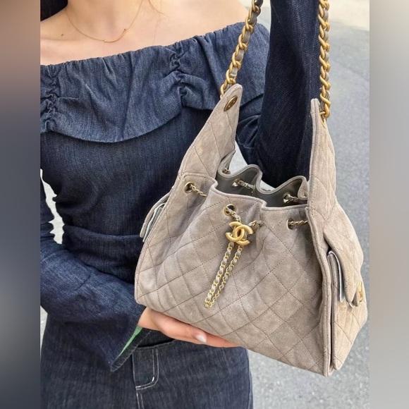 CHANEL 25 Hobo Bag in Small Grey Suede GHW - Picture 9 of 10